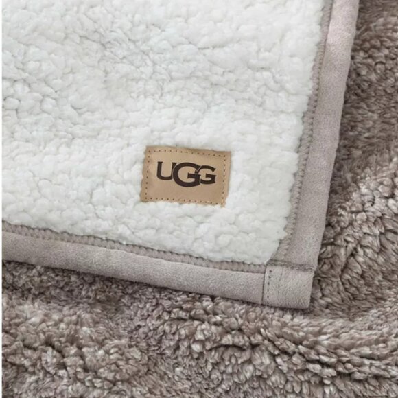 UGG® Classic UGGfluff Throw, 50" x 70" In Fawn - Picture 4 of 4